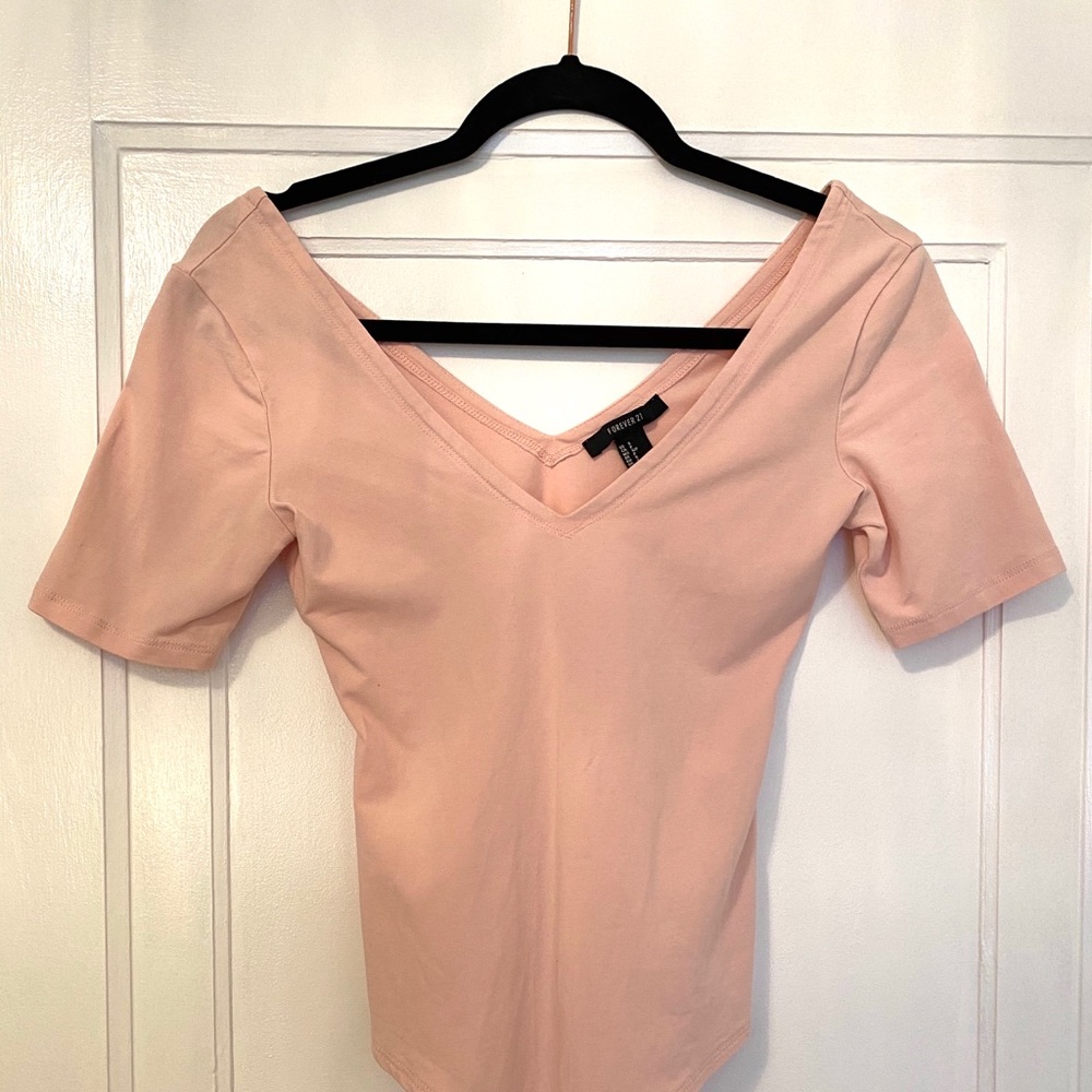 🎀 Pale Pink Bodysuit with Snaps